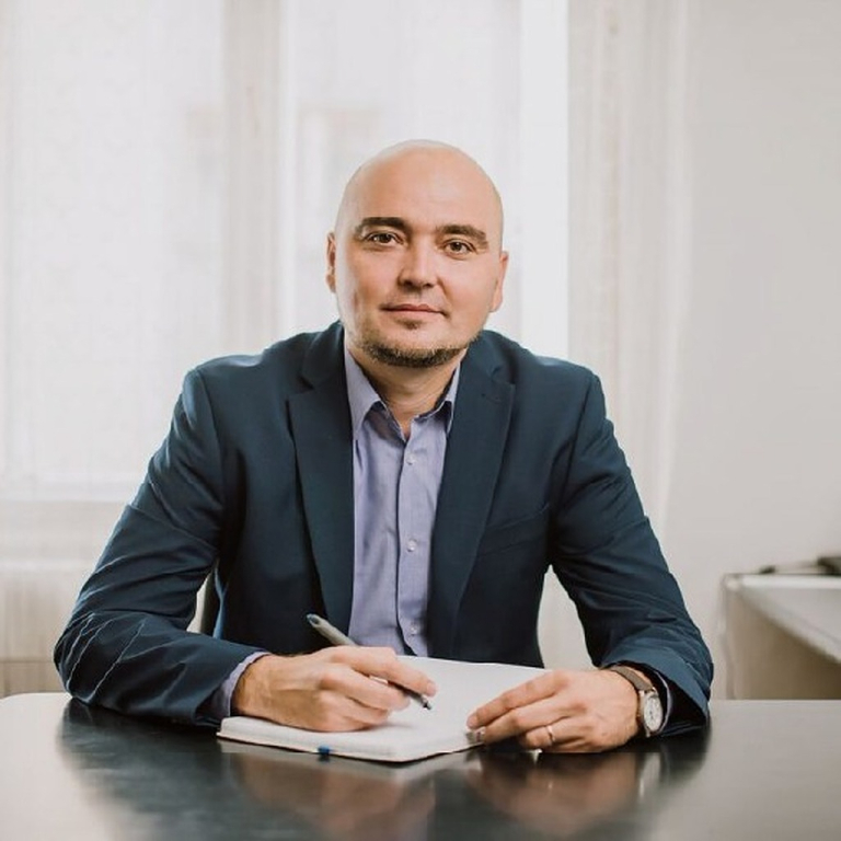 Dr. Csaba Zoltán Novák