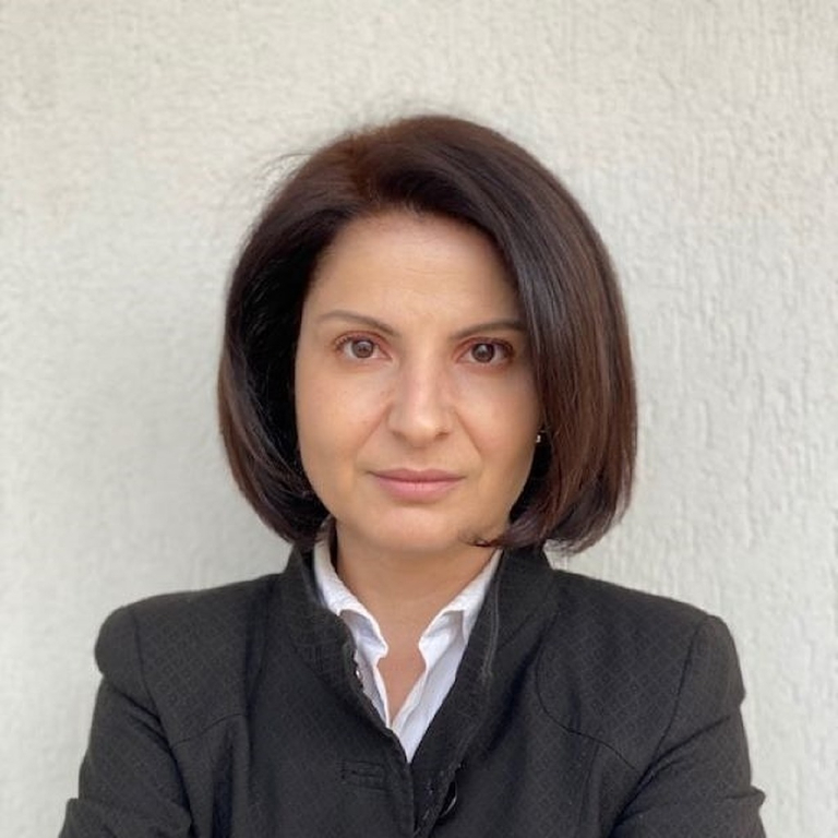 Dr. Oana Raita